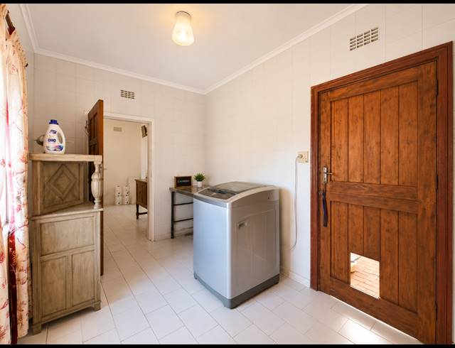 5 BEDROOM HOUSE FOR SALE IN THREE RIVERS PROPER